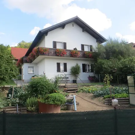 ベッド・アンド・ブレックファスト Haus Hofstaedtler- Sailer シュトゥーベンベルク